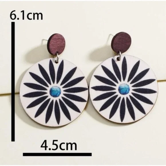 1 LEFT! Wood Flower Print Circle Earrings - Picture 2 of 3